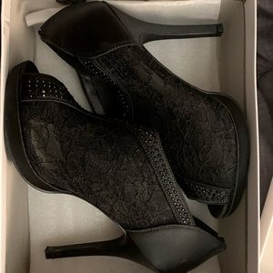 👠💍 David’s Bridal Ayael Style Heels